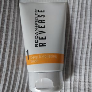 Rodan + Fields REVERSE deep exfoliating wash